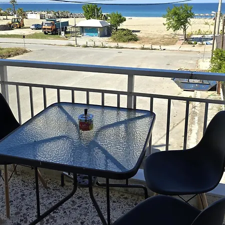 Lina'S Beachfront Apartment By Optimum Link Neoi Poroi Esterno foto