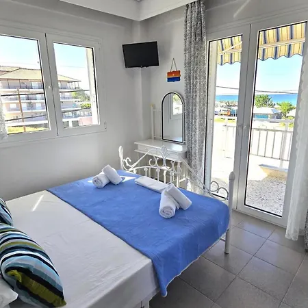 Lina'S Beachfront Apartment By Optimum Link Neoi Poroi Esterno foto